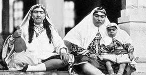 Fotos revelam como eram as mulheres de um xeique iraniano