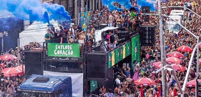 Bloco Explode Coração