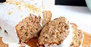 Bolo de nozes com glacê bem fácil