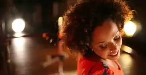 Sexta Sonora especial com Anelis Assumpção