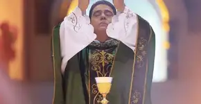 Fiéis pobres doaram milhões à associação do padre Robson