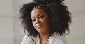 Janine Mathias apresenta “Dendê” no Sesc Belenzinho