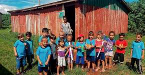 Vaquinha virtual quer entregar livros sobre educação inovadora a escolas públicas