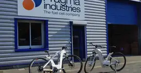 Bike movida a hidrogênio recarrega em minutos