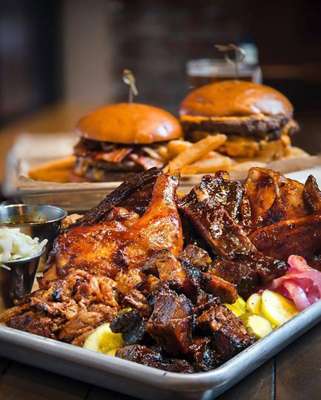 No cardápio, pratos típicos do sul  dos Estados Unidos