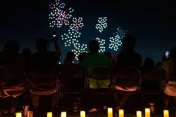 'DroneArt Show' vai te encantar com um show de luzes