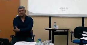 Professor é o primeiro mestre surdo de universidade federal