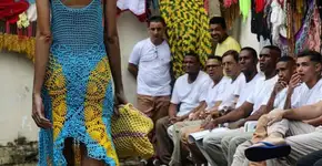 SPFW: crochês feitos por detentos tomam conta das passarelas