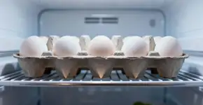 A geladeira tem lado certo pra guardar ovo? Tem sim, e eu posso provar