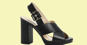 Zattini oferece sandálias por até menos da metade do preço