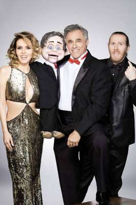 O personagem “Gatão”, criado em 1986 e interpretado, desta vez, pelo ator Oscar Magrini, cujo ultimo trabalho na TV foi o Almirante Tibúrcio de “Orgulho e Paixão” da TV Globo,  é um homem na faixa dos 50 anos, solteiro, crítico de sua condição, mas que não quer envelhecer sozinho e sabe que, se não se esforçar para isso, vai acabar assim. Além disso, ele é bastante antenado, mas sua antena está, muitas vezes, direcionada para o satélite errado e ele sofre com isso. 