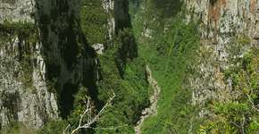 Mulheres listam 5 lugares para viajar sozinha