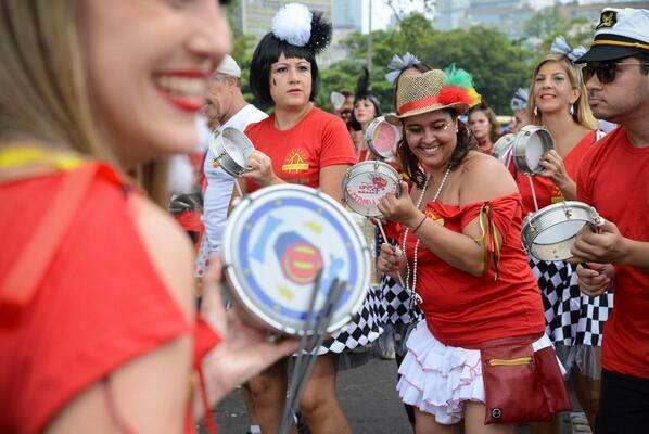 Segunda-feira- 16/fev:  19h - EXALTA REI/  21h - BANGALAFUMENGA 