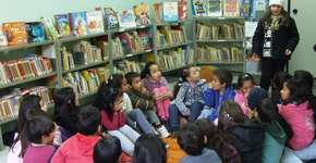 Narração de histórias em bibliotecas