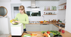 Composteira doméstica produz adubo em poucas horas