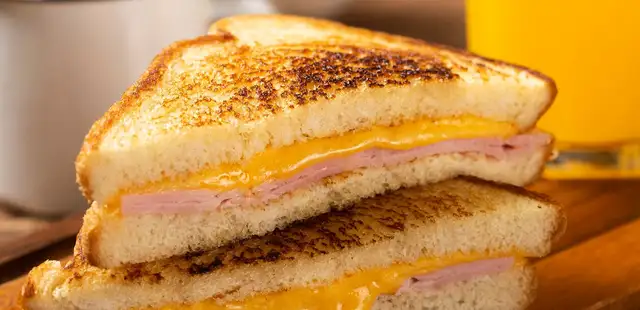 Misto quente de padaria delicioso pra você fazer em casa