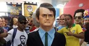 Boneco de Bolsonaro não sairá no carnaval de Olinda