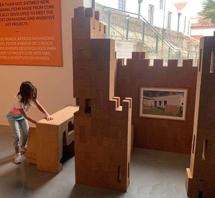 Até as crianças se divertem no museu