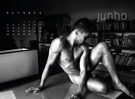 O calendário visa arrecadar dinheiro para a construção da biblioteca (Divulgação)