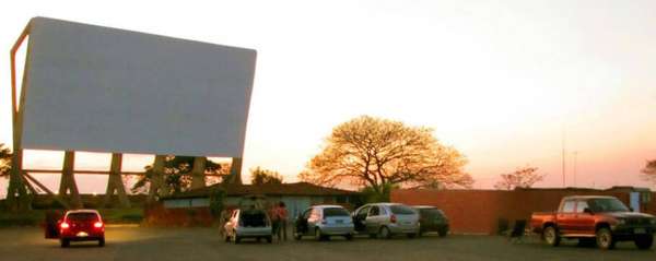 Cine Drive-in lança campanha de financiamento coletivo para pagar novo projetor digital do espaço. Foto: Reprodução