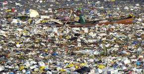 Plástico velho vira petróleo com nova técnica de reciclagem