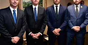 Filhos fazem Bolsonaro ganhar dois dos piores inimigos possíveis