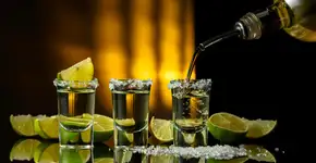 Tequila além do shot: mitos e verdades sobre a bebida símbolo do México