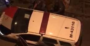 Filmagem flagra PMs espancando jovem e fazendo ameaças