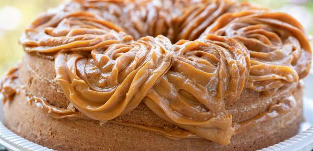 Bolo de churros de frigideira: sobremesa incrível e prática