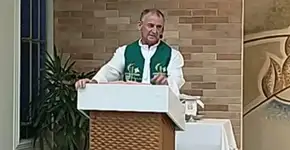 Padre chama repórter da Globo de ‘viadinho’ durante a missa