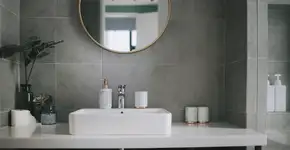 Adeus ao espelho tradicional: o novo modelo está transformando banheiros