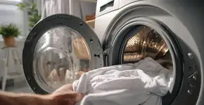 Sua máquina está suja e transferindo sujeira para suas roupas