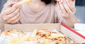 Algumas estratégias para parar de comer compulsivamente à noite