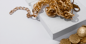 Descubra o segredo para deixar suas joias brilhando como se fossem novas