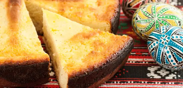 Um bolo de pão de queijo irresistível