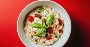 Levitare aposta em risoto com mozzarella de búfala para aquecer o inverno com leveza e sabor