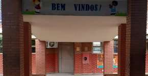 Após separar briga, professor denuncia racismo de pais de aluno