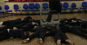 Cine Theatro Carlos Gomes recebe espetáculo que aborda crises migratórias