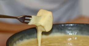 Como fazer fondue de queijo ou chocolate sem precisar da panelinha específica para isso