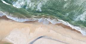 Quer fugir do mar gelado? Essas praias têm as águas mais quentes do Brasil