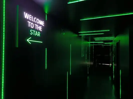 Prepare-se, porque, ao longo de duas horas, você vai passar por uma imersão completa no universo da Heineken