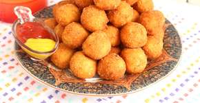 Bolinha de frango com queijo sem massa; aprenda a receita