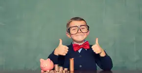 Educação financeira: 6 dicas para ensinar crianças a pouparem dinheiro