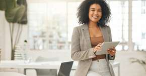 Fundação tem bolsas de estudo para mulheres empreendedoras