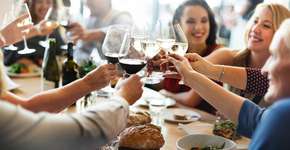 Dicas para comer nas festas de final de ano e manter o bem-estar