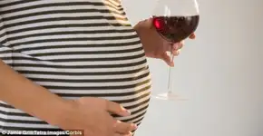 Mulheres grávidas não devem beber álcool em nenhum estágio da gestação, revela estudo