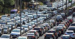 85% dos veículos envolvidos em acidentes fatais têm multas em SP