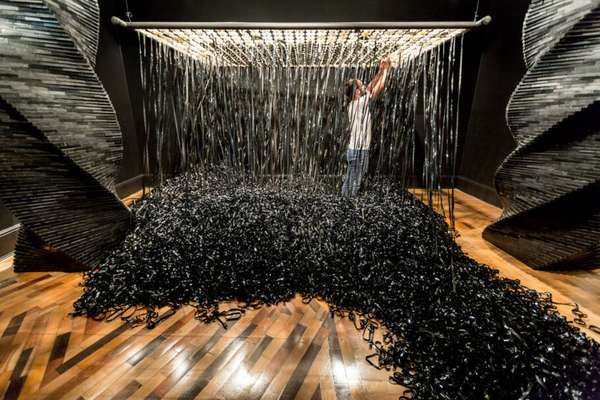 Obra com fitas de VHS - (Lorenzo Durantini)