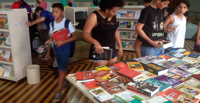 Feira de troca de livros