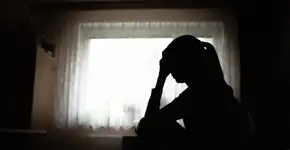 Epidemia da solidão: estudo revela como estar sozinho prejudica o corpo e a mente